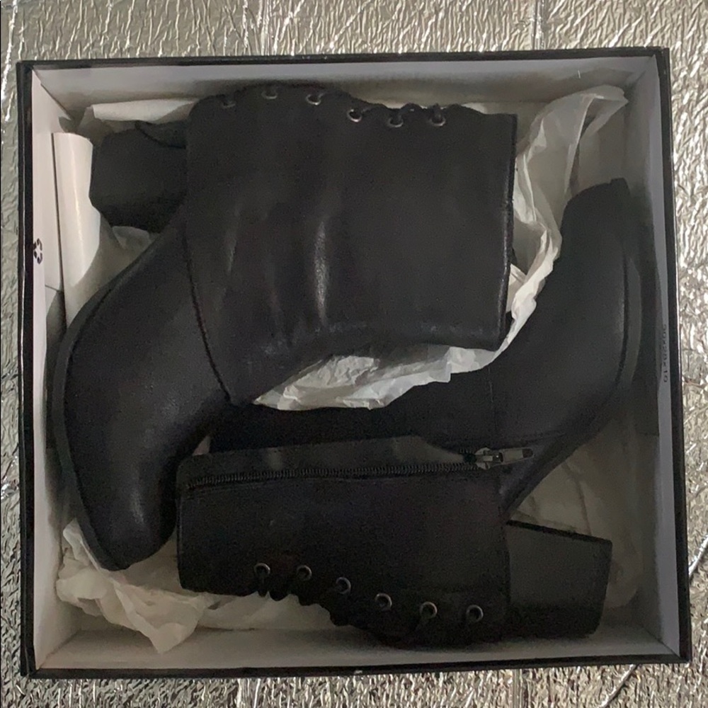 Fergalicious sz 8 women’s blk boot
